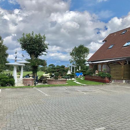 Garni Hotel-Pension Holum Neuharlingersiel Exterior photo