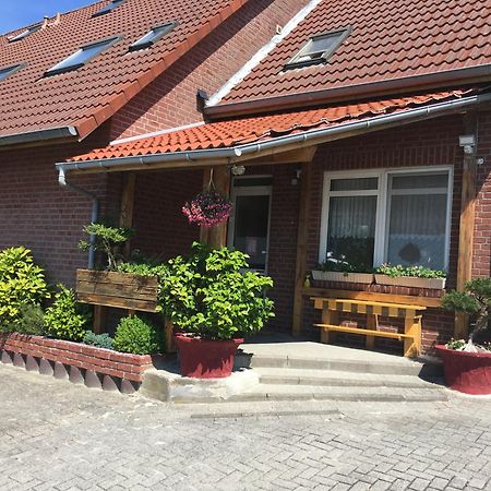 Garni Hotel-Pension Holum Neuharlingersiel Exterior photo